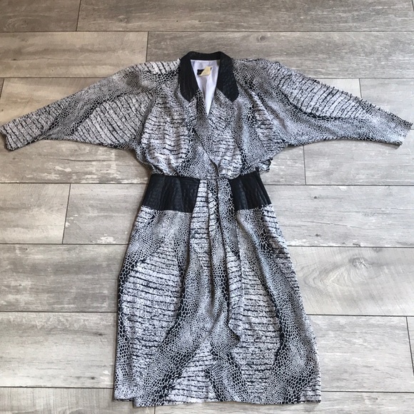 VINTAGE 80s black and white Print Dress - Picture 3 of 13